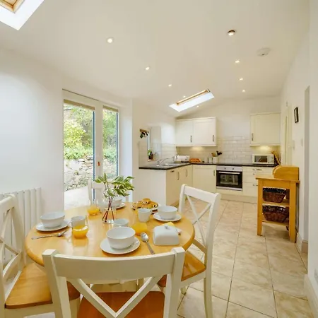 بيت للعطل 2 Bed In Carnforth Oc-89724 *